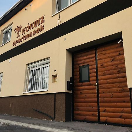 Kokusz Apartmanok Eger Eksteriør billede