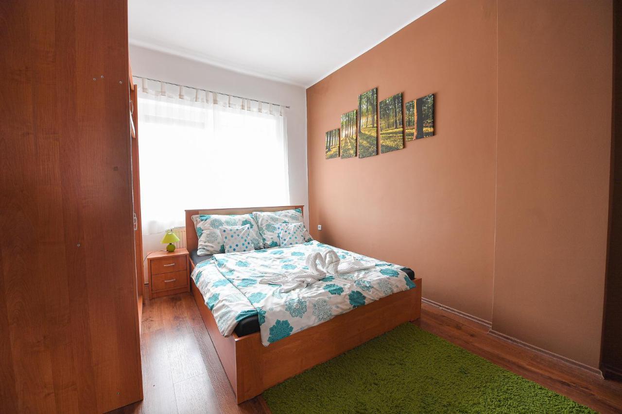 Kokusz Apartmanok Eger Værelse billede
