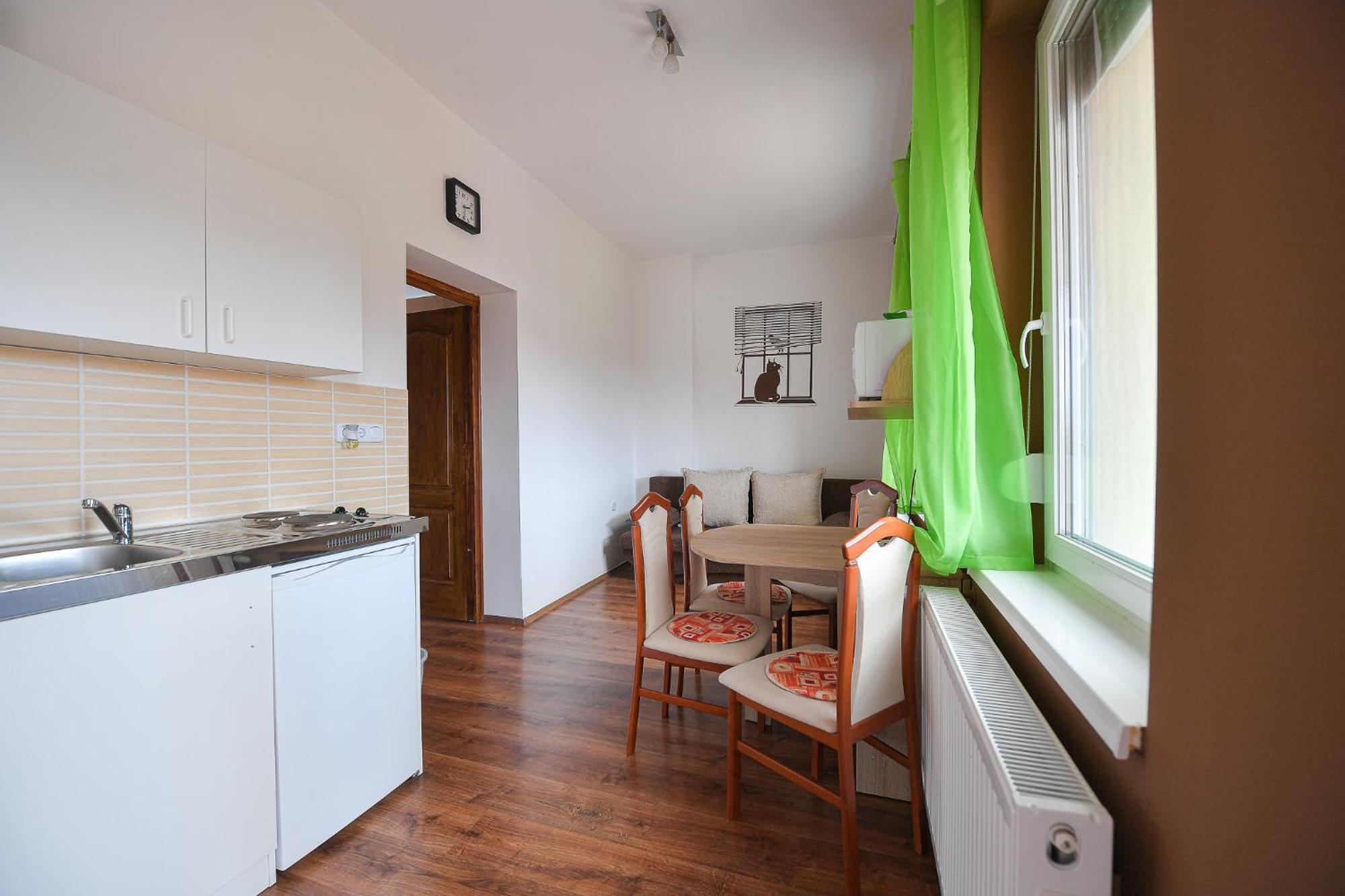 Kokusz Apartmanok Eger Værelse billede